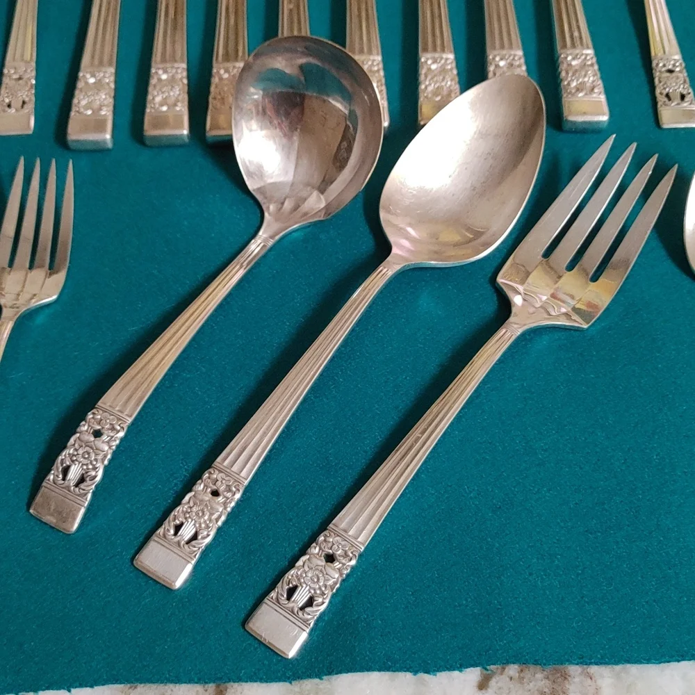 VTG 43 Pcs Coronation Silver Plate Flatware Set 1936 Community